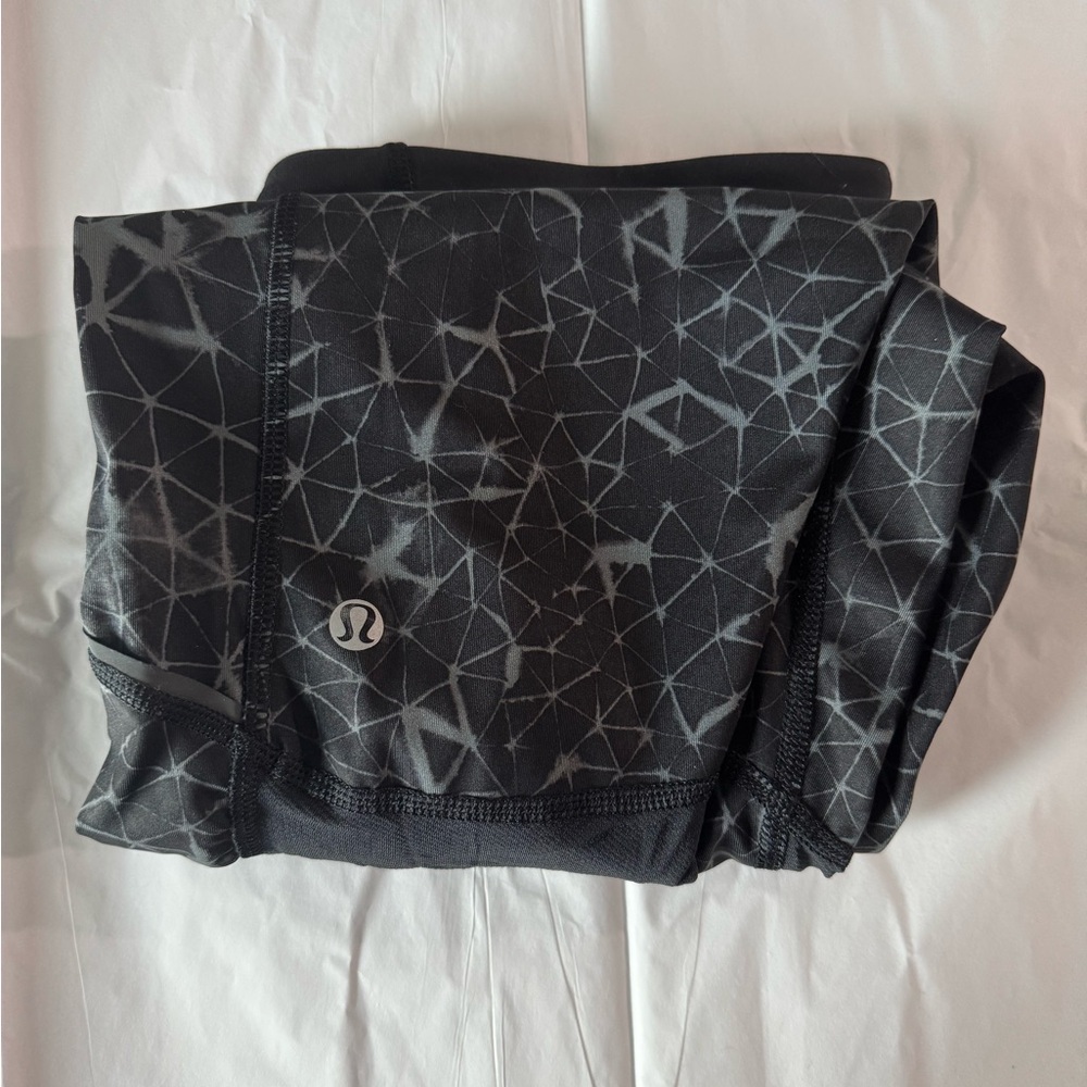 Lululemon Black Geometric Leggings